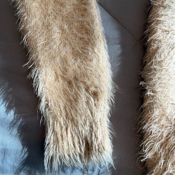 🎄Charlie Paige Furry Turtleneck Sweater - Picture 4 of 12